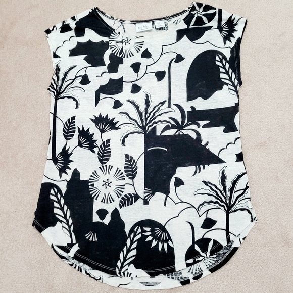 Nicole Miller 100% Linen Top Blouse Black White Floral Print Short Sleeve Size M - Picture 7 of 12